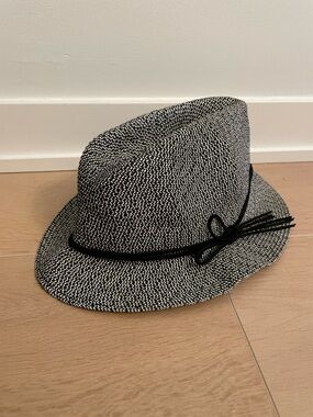 NWOT HAT ATTACK Fedora Hat in Black & White with Bow Accent